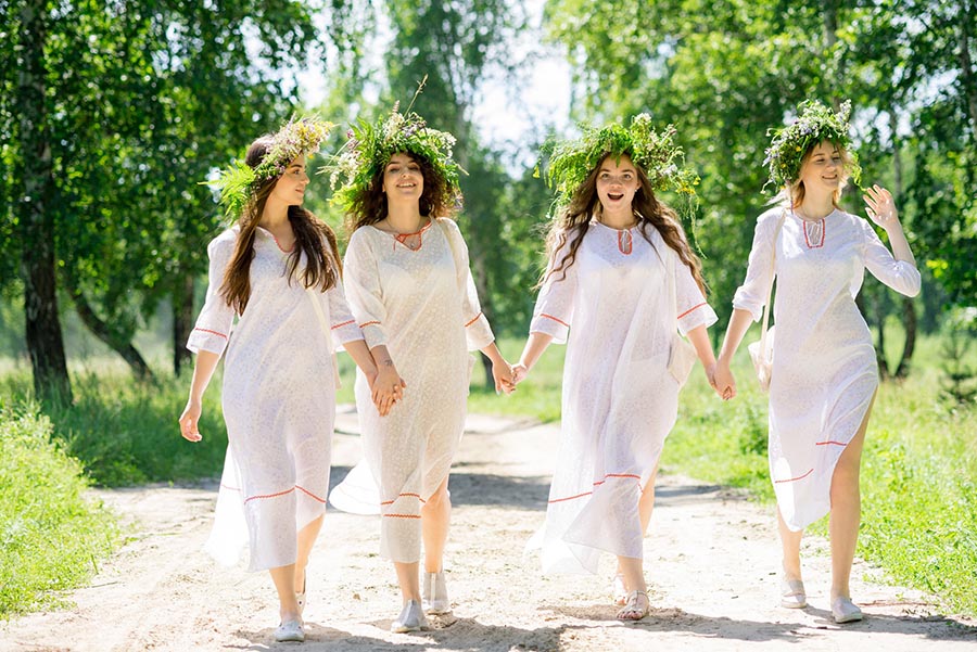 A cozy shot with Slavic girls — straight from Stepanakert