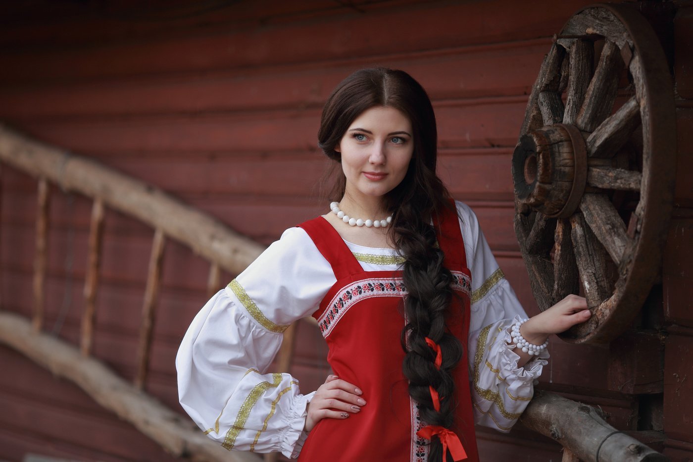 Girls in Slavic costumes’s look of the day — catch her live in Stepanakert