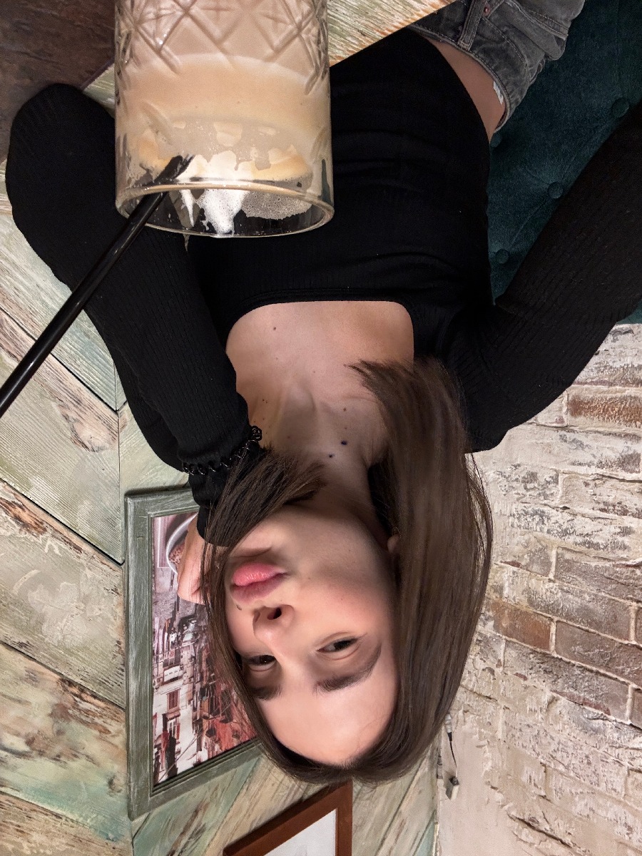 Fresh photos, fresh mood — Tina online in Stepanakert